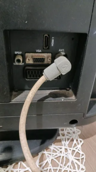 Televisor Nevir Negro