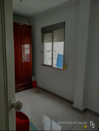 Hola tengo habitación disponible en Coria del Río