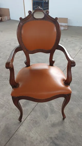 Silla de escritorio de madera y cuero
