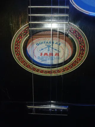 Marcos Cjacya Jara. Perú. Completamente maciza.