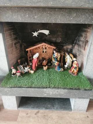 Portal de Belén con figuras