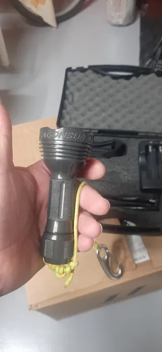 Linterna submarina especial buceo