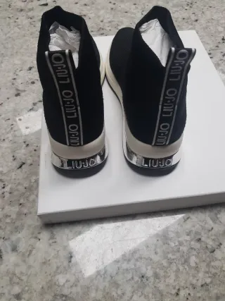 Botines negros mujer