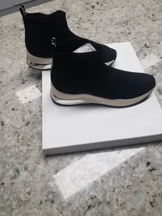 Botines negros mujer