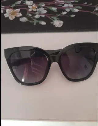 Gafas de sol Guess negras