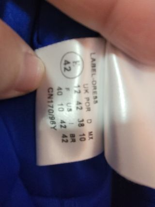 Vestido fiesta Pronovias azul y floral Talla 38.