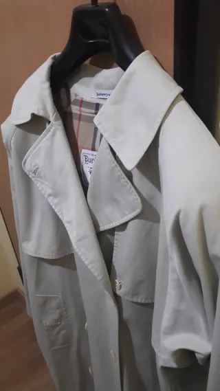 Gabardina Burberry Beige Mujer