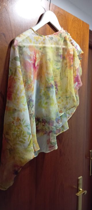 Conjunto fiesta hecho a medida. Capa de seda.