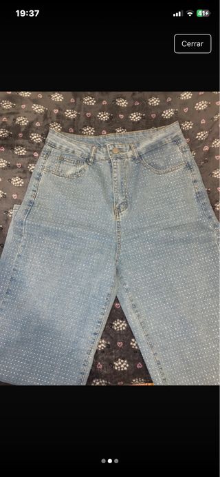 Pantalón vaquero ancho con brillos