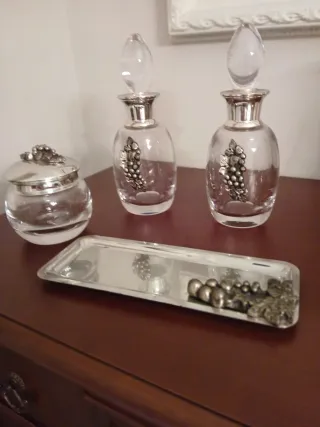 Conjunto Tocador Cristal y Plata