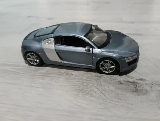 Audi R8 Maisto 1/24