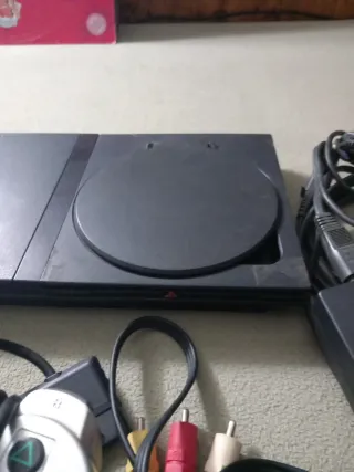 Consola PS2 con mando y 3 juegos