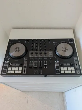 Controladora DJ Traktor Kontrol S3