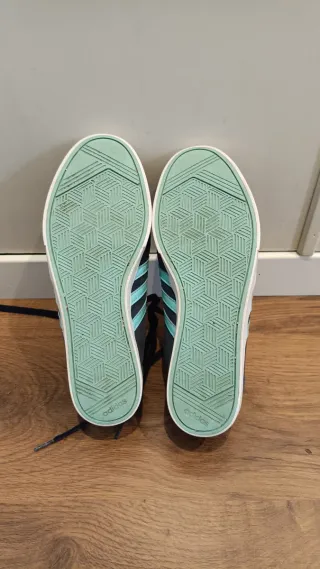 Zapatillas Adidas Neo Azul y Turquesa. 41
