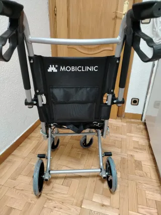 Silla Plegable Negra y Plateada