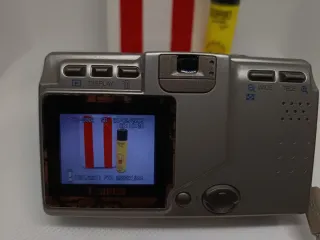 Cámara Konica Revio KD-510Z Plata