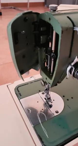 Máquina de coser Refrey Preferida