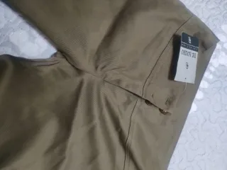 Pantalón acampanado talla 40 + otro pantal. Regalo