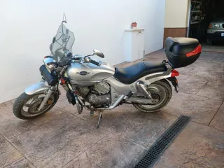 Kymco Venox Custom Moto Clásica.