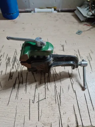 Mini prensa de banco verde