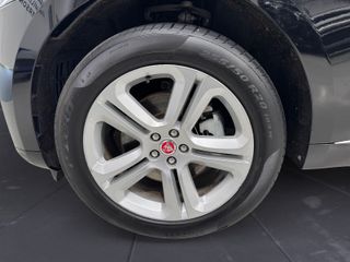 Jaguar F-Pace 2.0D I4 204PS AWD Auto MHEV R-Dynamic SE