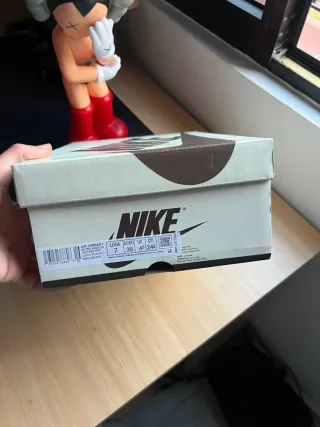 Nike Jordan 1 low travis scott shy pink