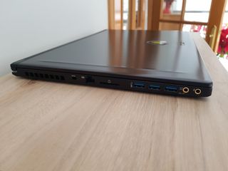 Portátil Workstation MSI WS63 8SJ + Windows 11 Pro