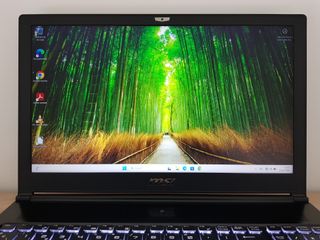 Portátil Workstation MSI WS63 8SJ + Windows 11 Pro