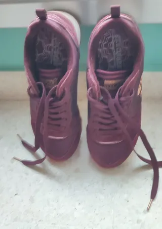 Deportivas Skechers Granates Talla 37 más regalo