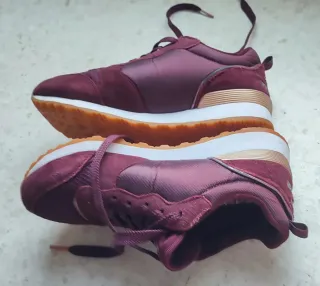 Deportivas Skechers Granates Talla 37 más regalo