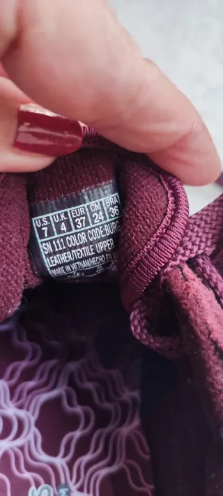 Deportivas Skechers Granates Talla 37 más regalo