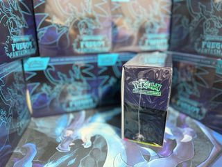 ETB Fuegos Fantasmales – Pokémon TCG (ESP)