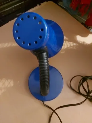 Lámpara de escritorio azul