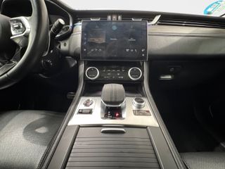 Jaguar F-Pace 2.0D I4 204PS AWD Auto MHEV R-Dynamic SE