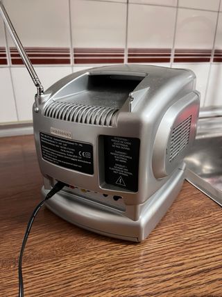 Radio TV Portátil Plata