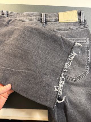 Vaqueros Stradivarius grises talla 36