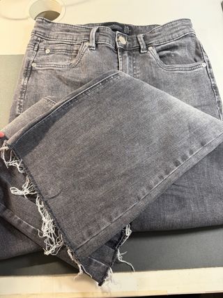 Vaqueros Stradivarius grises talla 36