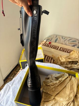 Botas Buffalo Negras  Talla 37 o 38 españa talla