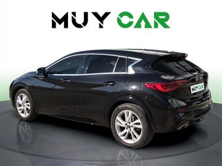 Infiniti Q30 1.6T Premium 90 kW (122 CV)