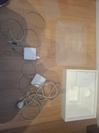 MacBook Pro 13 i5 8GB RAM 500GB SSD