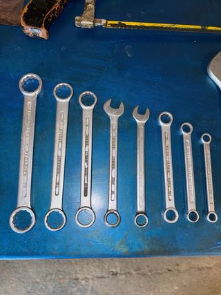 Caja de herramientas HECO con herramientas