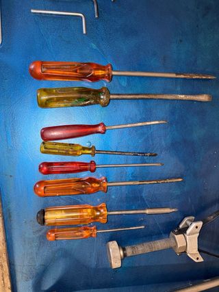 Caja de herramientas HECO con herramientas