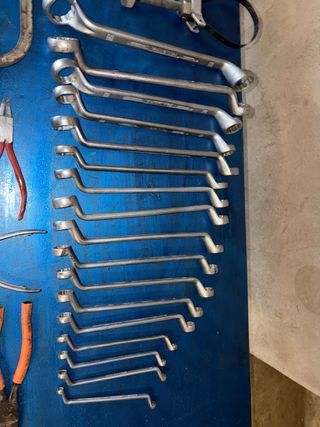 Caja de herramientas HECO con herramientas