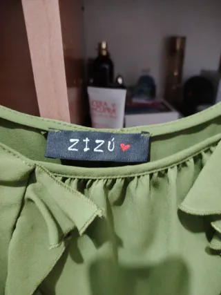 Camicia Zizu verde con volantini