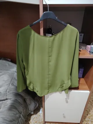 Camicia Zizu verde con volantini
