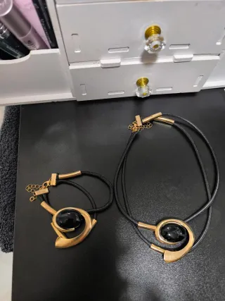 Conjunto bisutería negro y dorado