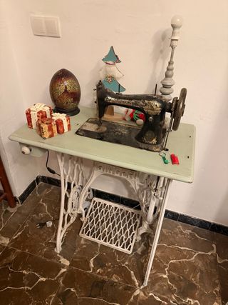Máquina de coser Singer antigua