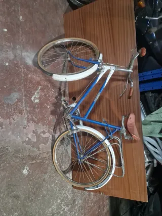 Bicicleta BH antigua frenos de varilla