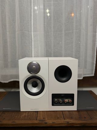 B&W 607 S3 Blancos – Sonido Hi-Fi Premium