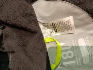 Confezione di sei cappotti per bambini, taglia 6-8 anni